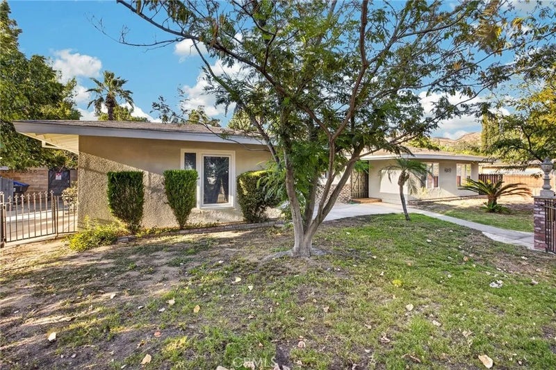 1742 E Foothill Dr.