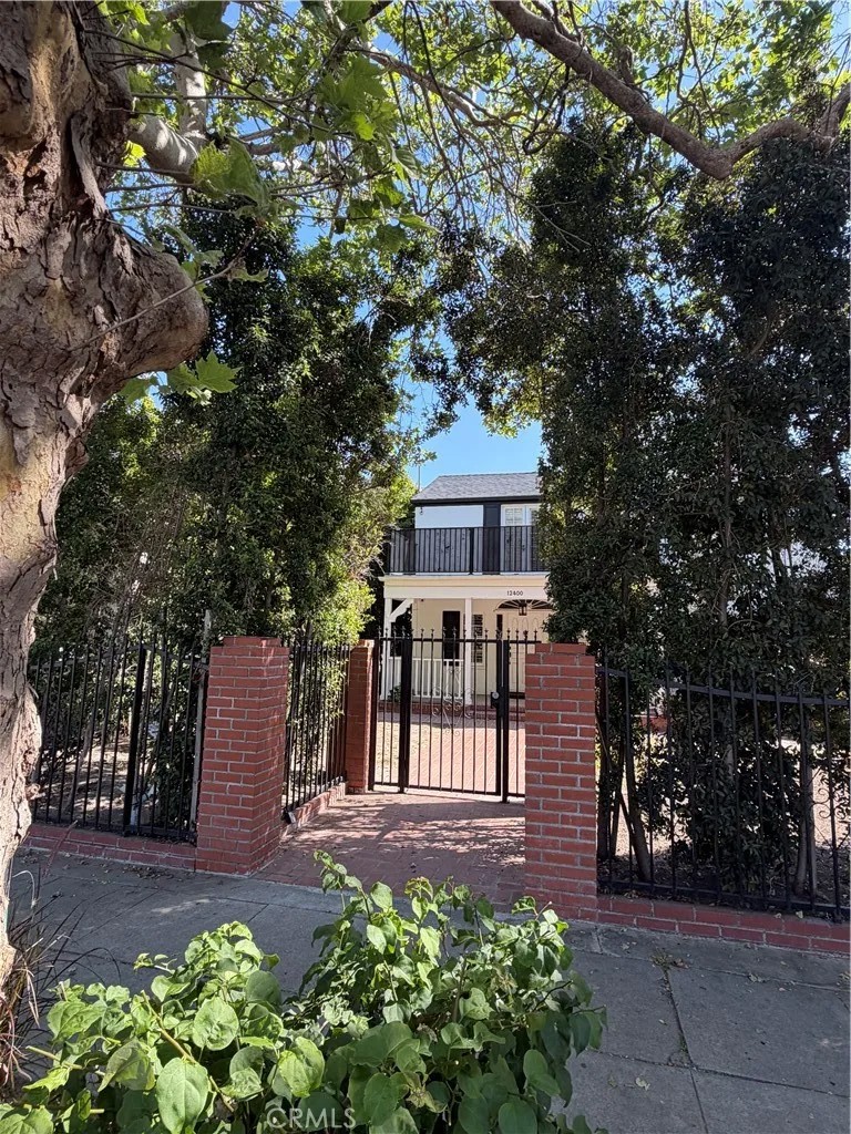 12400 Magnolia