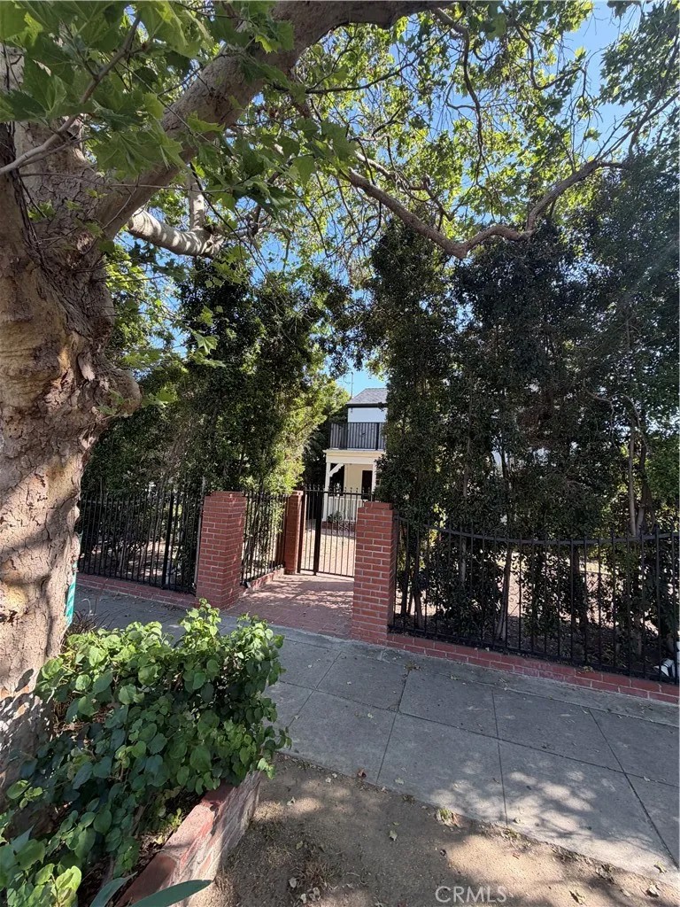 12400 Magnolia