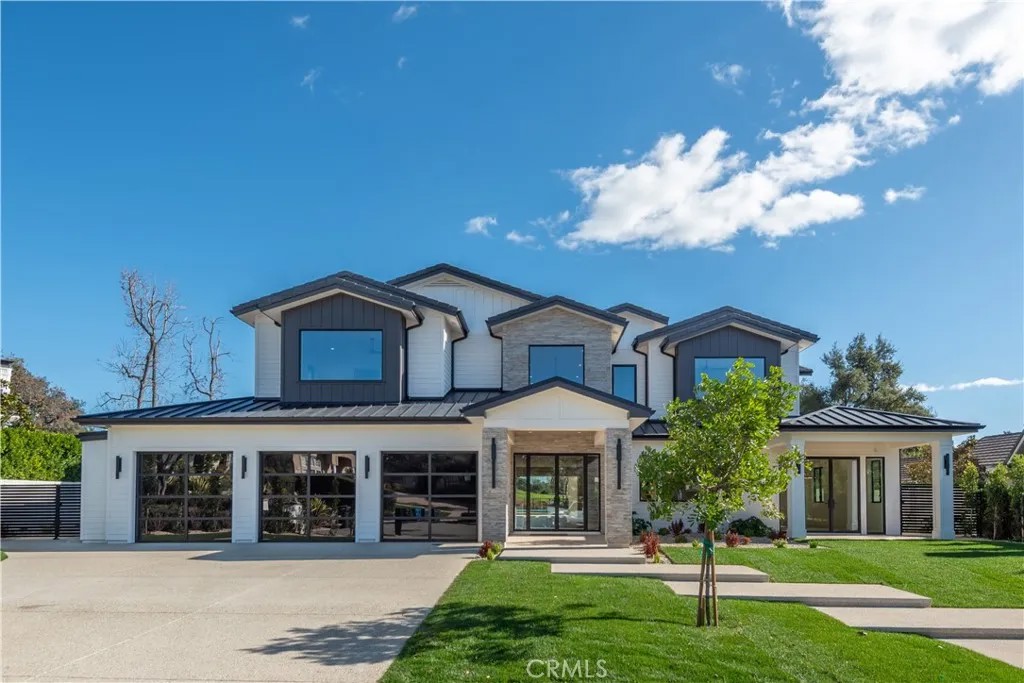 4400 OAK PLACE