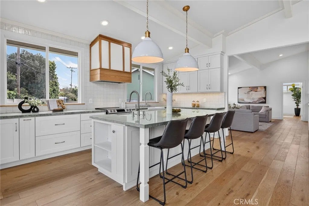 17361 Alta Vista