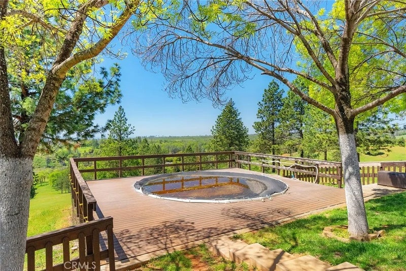 5735 Lunt Rd.