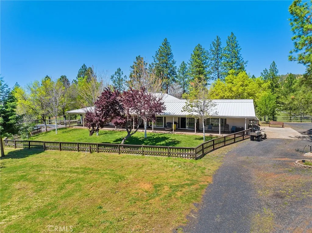 5735 Lunt Rd.