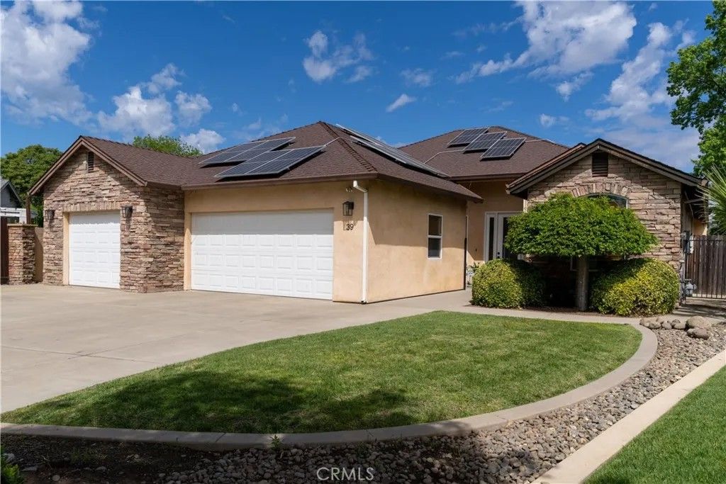 Photo of 39 Reedemers Loop, Chico, CA 95973 (MLS # SN26072710)
