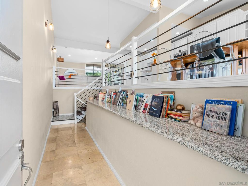 Photo of 2400 Altisma Way #B, Carlsbad, CA 92009 (MLS # 260006390)