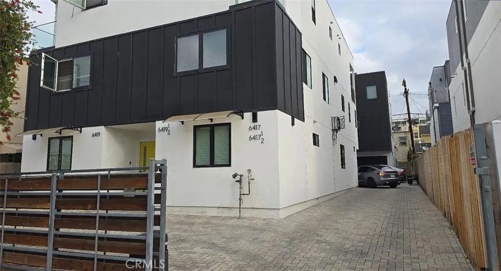 Photo of 6417 Lexington Avenue, Los Angeles, CA 90038 (MLS # PW25279009)