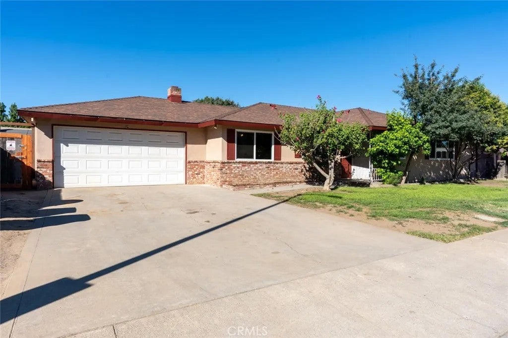Photo of 544 Adams Drive, Chowchilla, CA 93610 (MLS # PW26164334)
