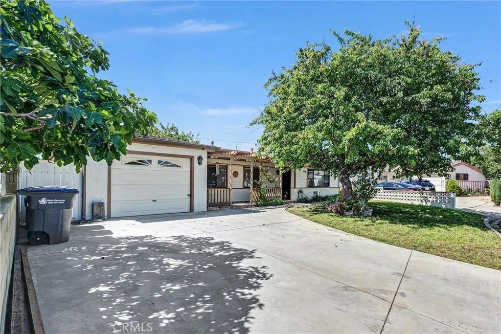 Photo of 626 W Martinshire St, Carson, CA 90745 (MLS # SB26073994)