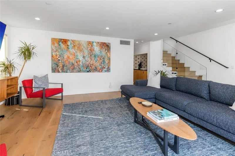171 Savona Walk