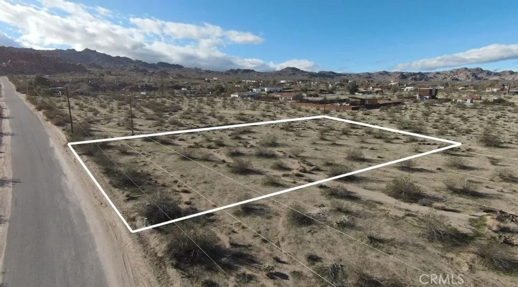 Photo of 6710 Sierra Way, Joshua Tree, CA 92252 (MLS # JT26003516)