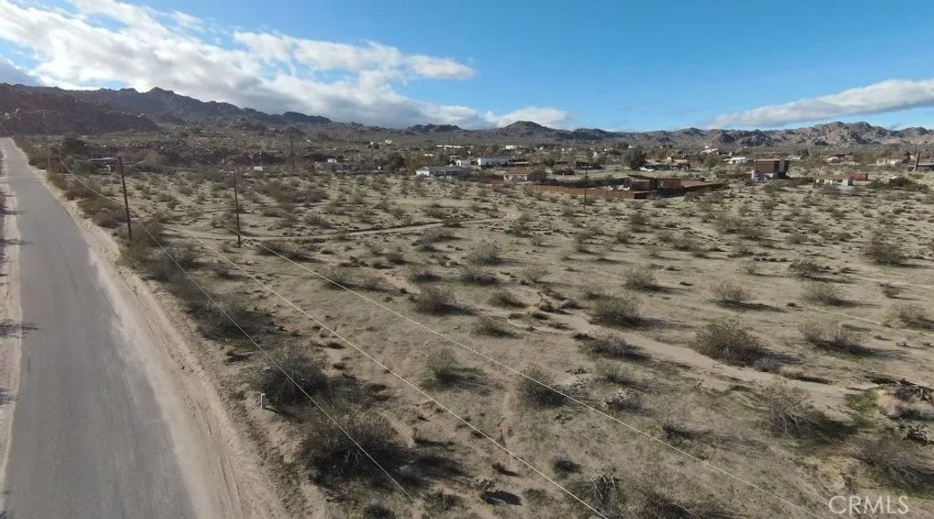 Photo of 6710 Sierra Way, Joshua Tree, CA 92252 (MLS # JT26003516)