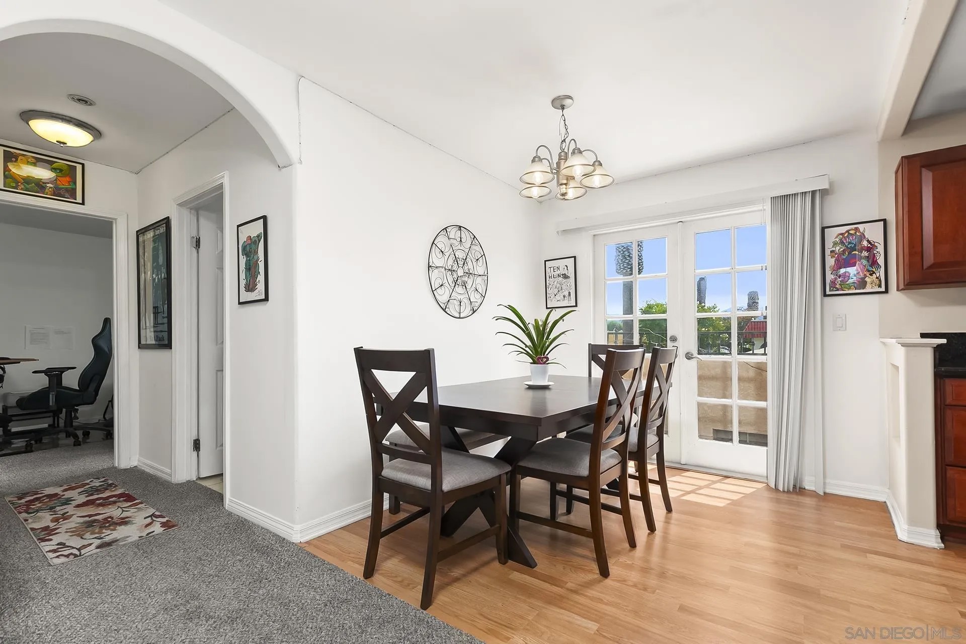 605 S MOLLISON 205