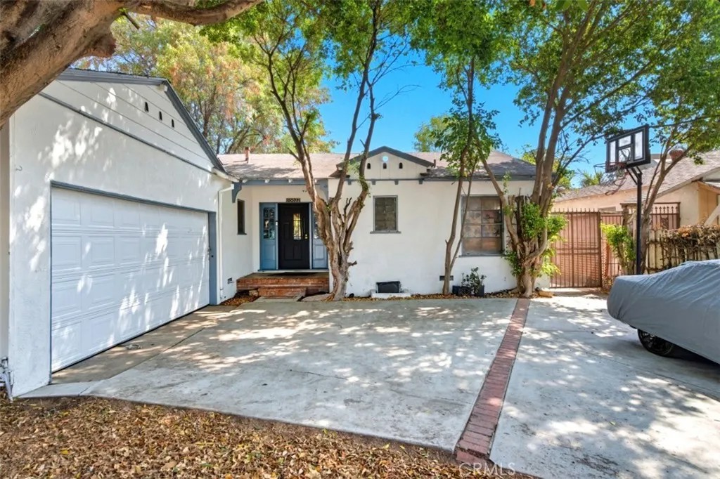 10022 burnet ave