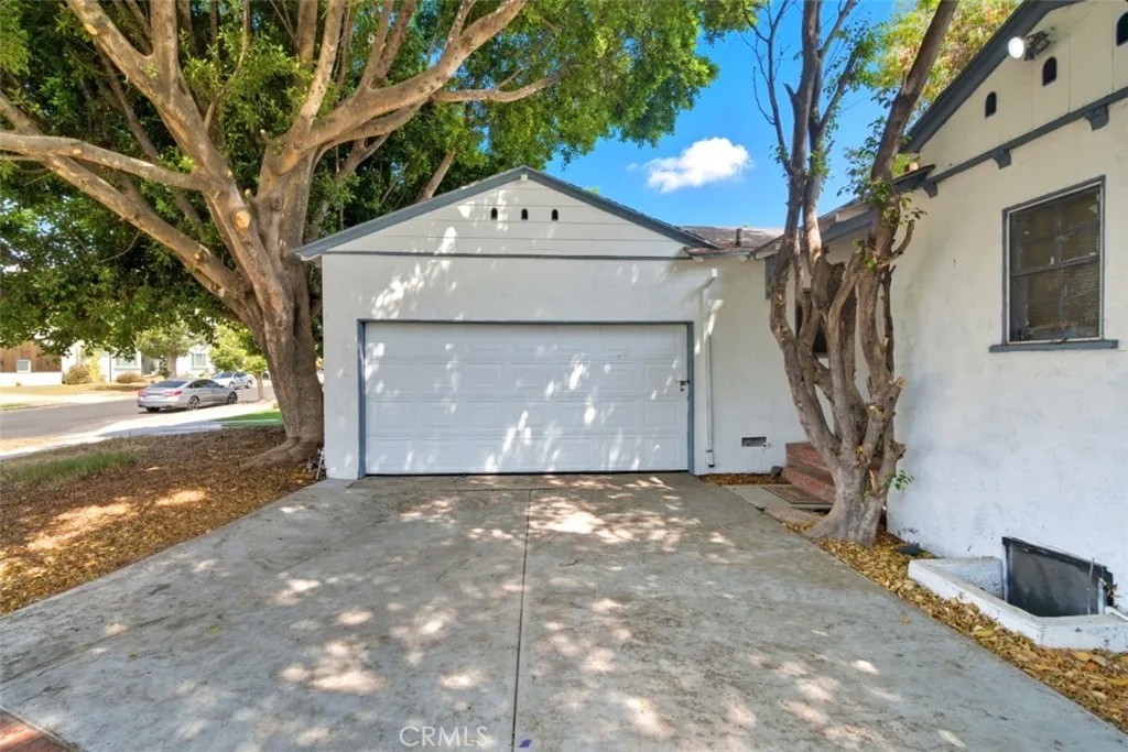 10022 burnet ave