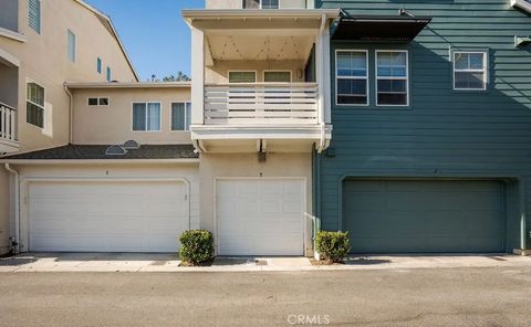 Photo of 5 Quartz Ln, Ladera Ranch, CA 92694 (MLS # CV26037280)