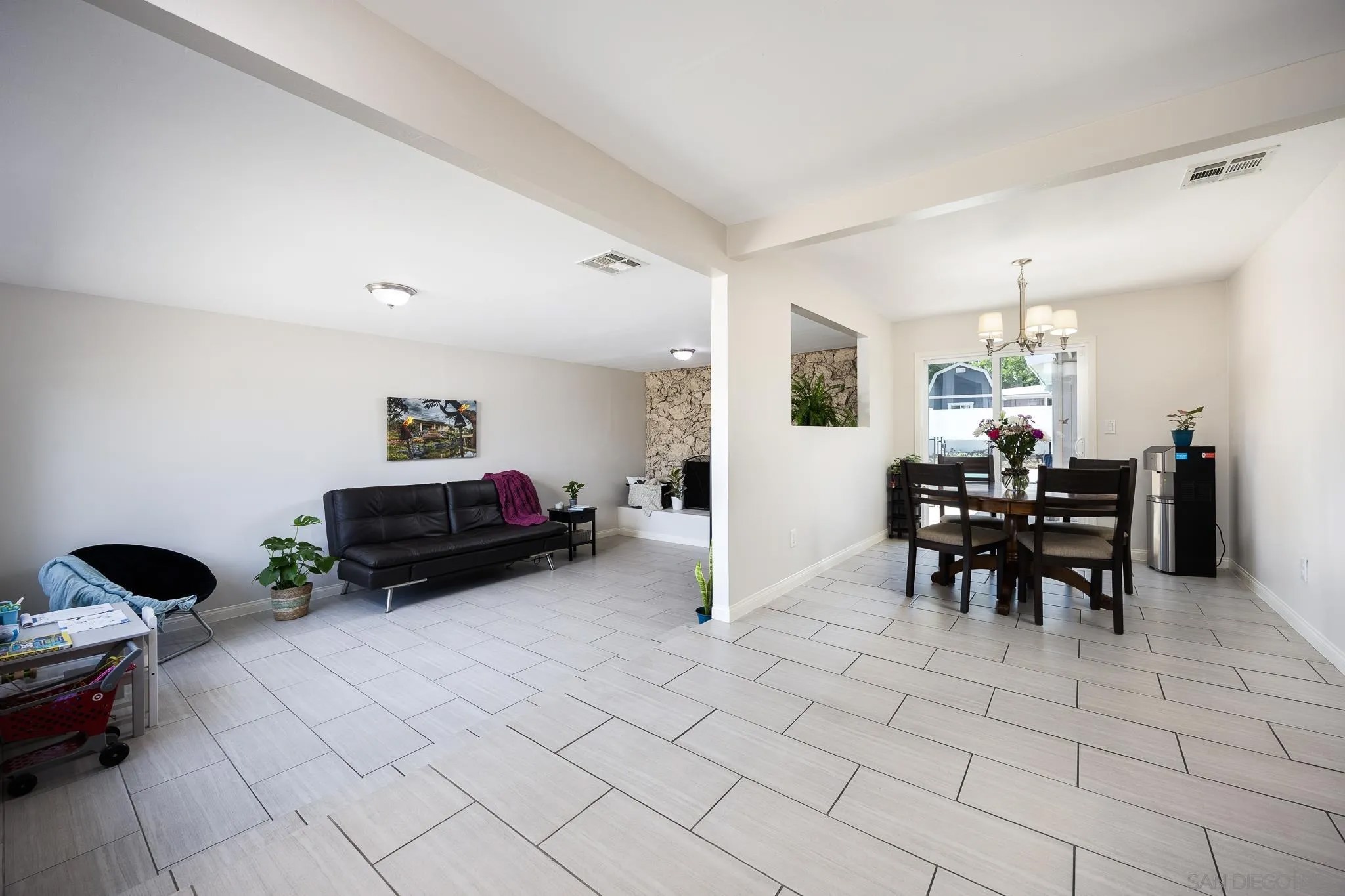 797 Laguna Ave