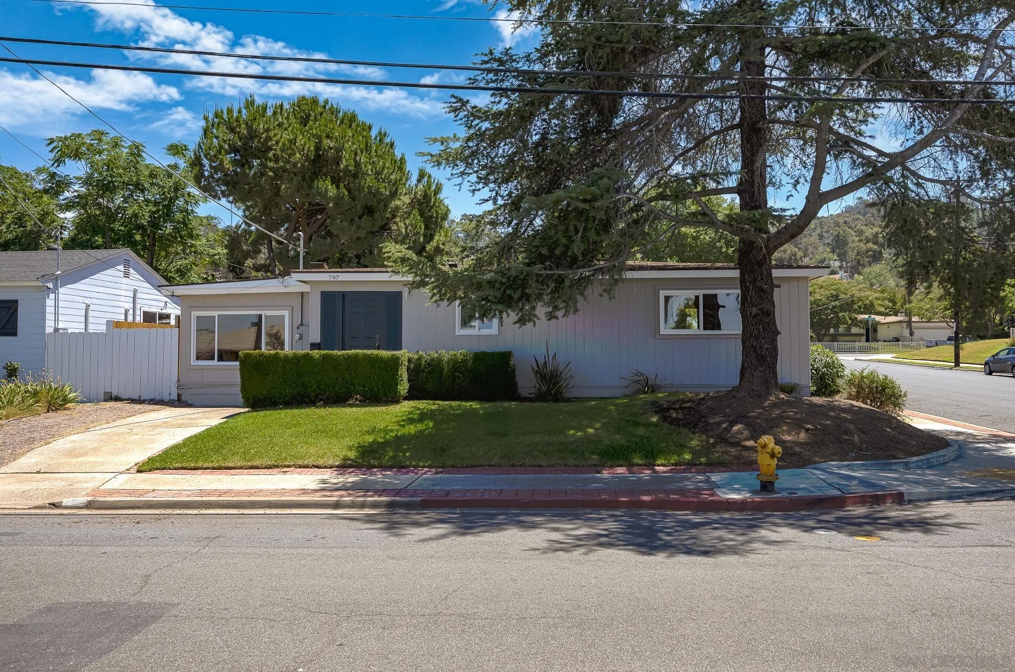 797 Laguna Ave