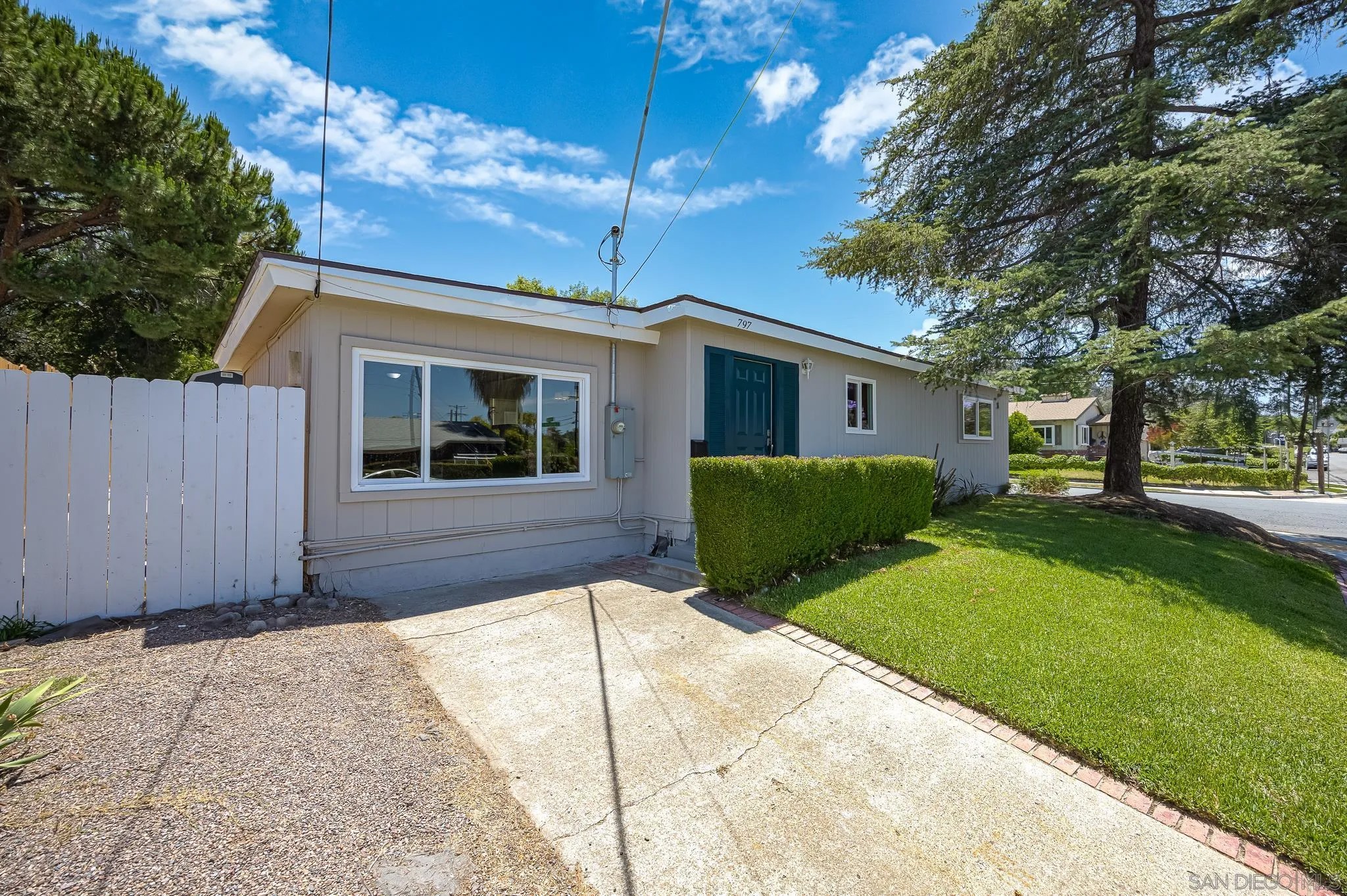 797 Laguna Ave