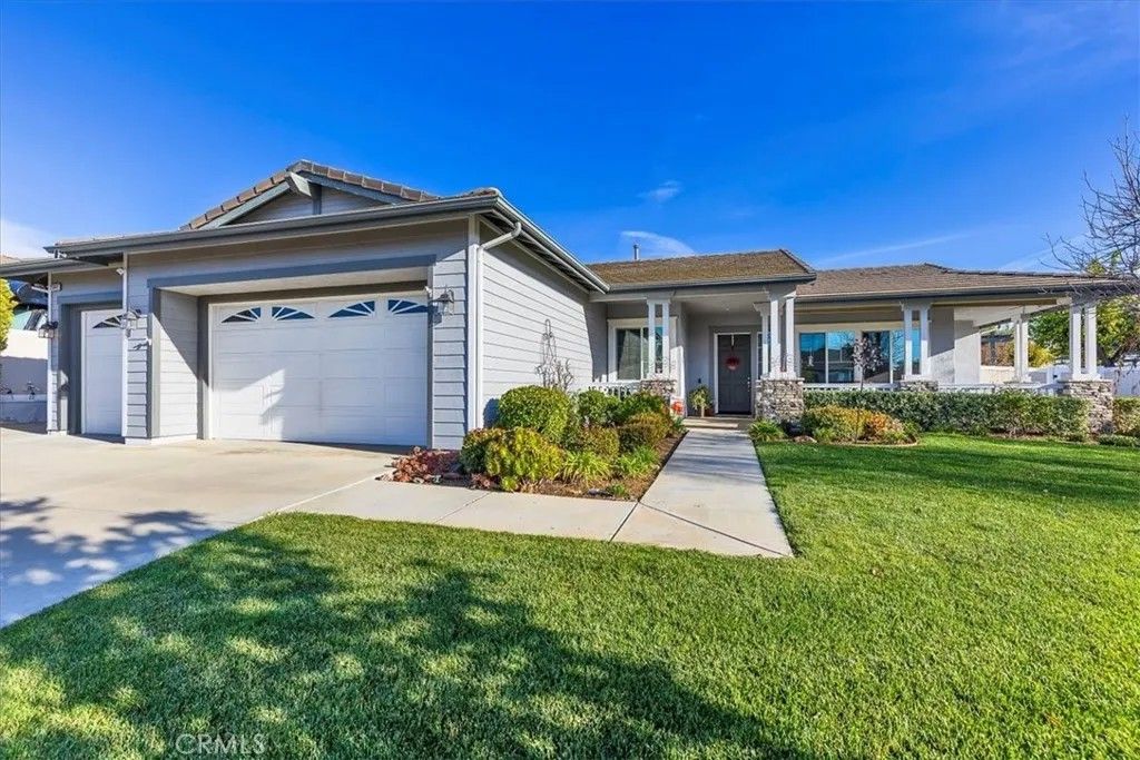 Photo of 23842 Jonathan Place, Murrieta, CA 92562 (MLS # SW26026302)