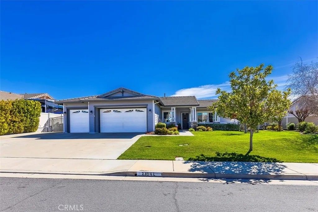 Photo of 23842 Jonathan Place, Murrieta, CA 92562 (MLS # SW26026302)