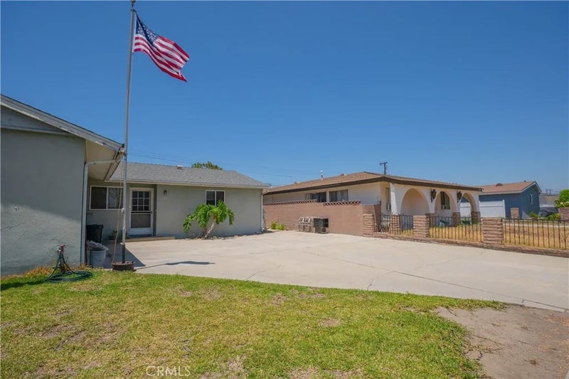 343 N Sunset