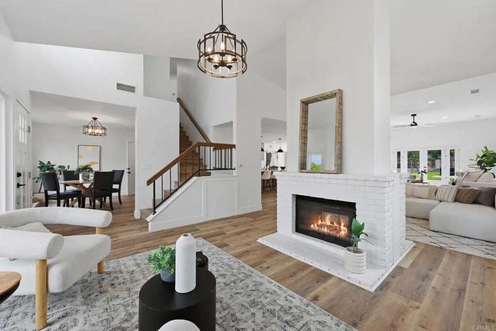 1416 EASTVIEW Court