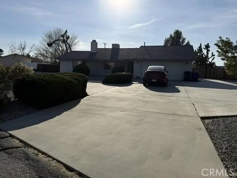 Photo of 13564 Seminole Rd, Apple Valley, CA 92308 (MLS # SB26057676)