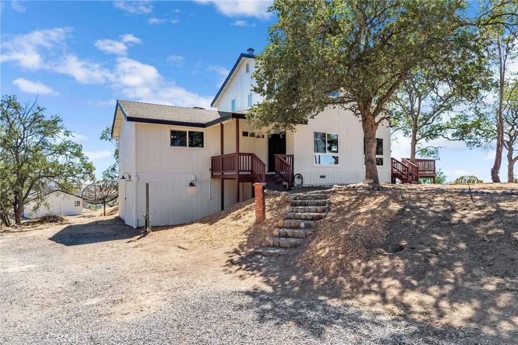 Photo of 41070 Lilley Mountain, Coarsegold, CA 93614 (MLS # FR26014261)