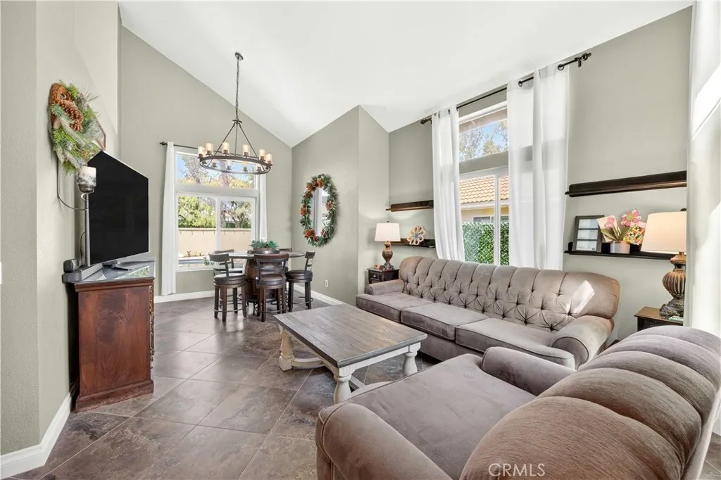 32000 Calle Espinosa