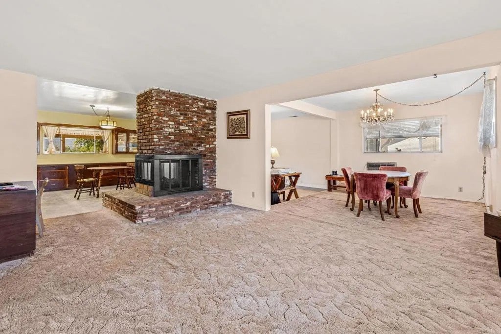 2721 Surrey Lane