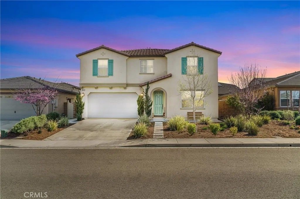Photo of 30543 Silky Lupine Dr, Murrieta, CA 92563 (MLS # SW26059191)