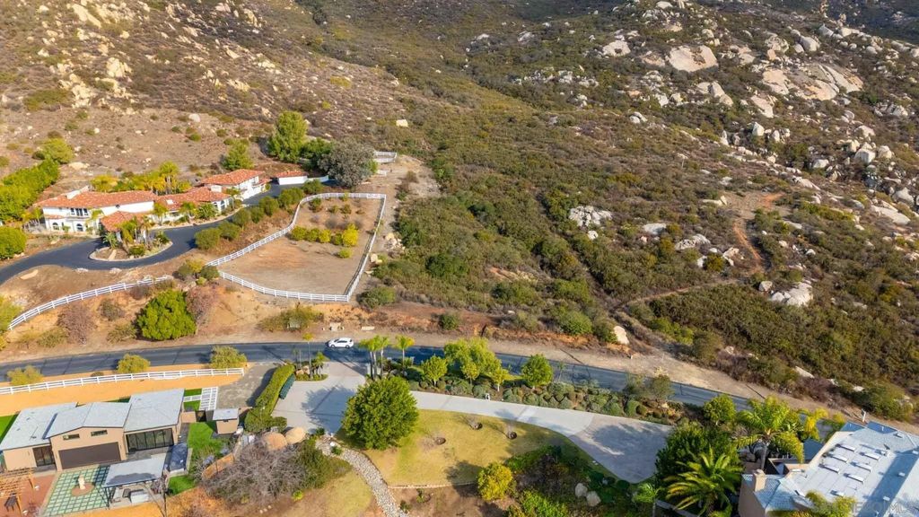 Photo of 00087 Presilla Dr, Jamul, CA 91935 (MLS # 250046393)