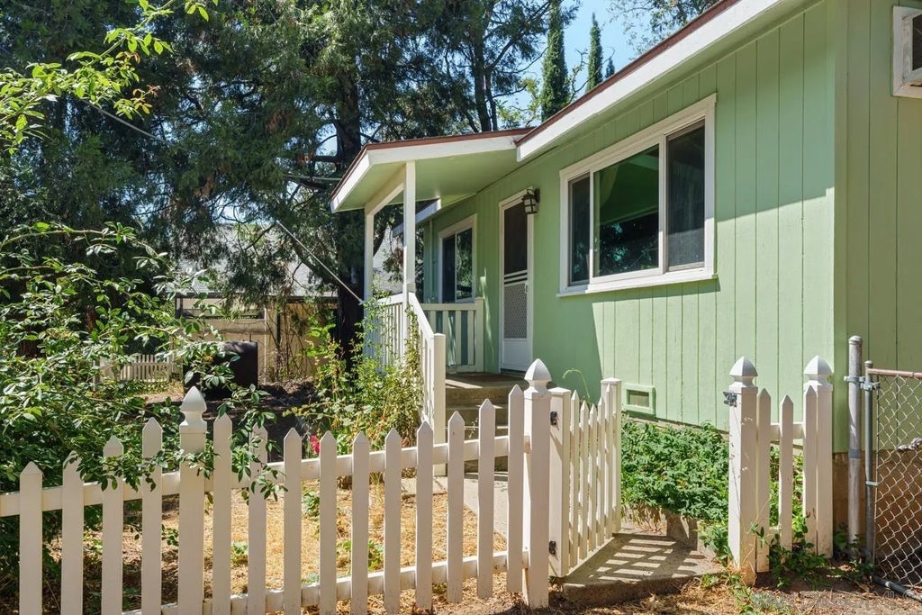 Photo of 2014 3Rd ST, Julian, CA 92036 (MLS # 260018507)