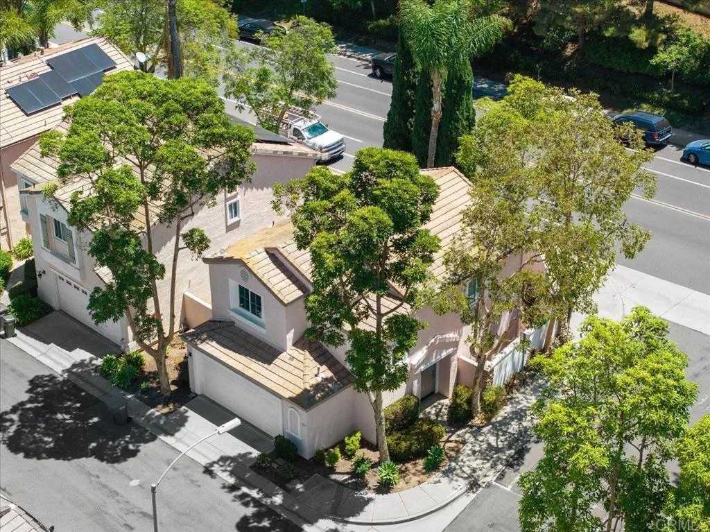 833 Rockmint Drive