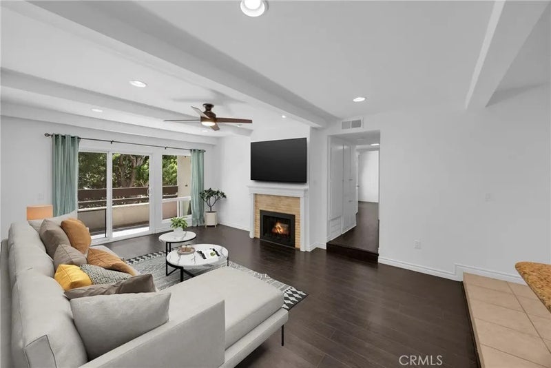 21372 Brookhurst 526