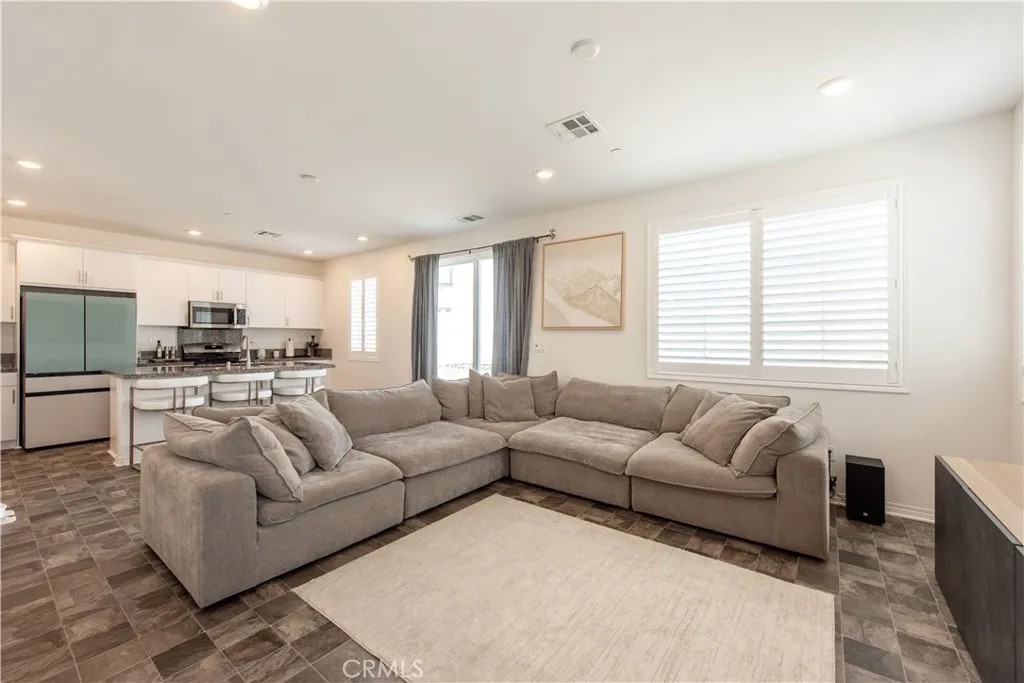 2512 Powell