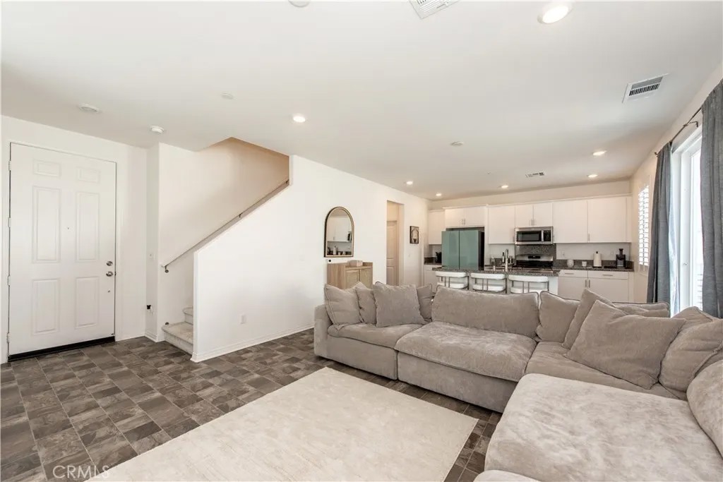 2512 Powell