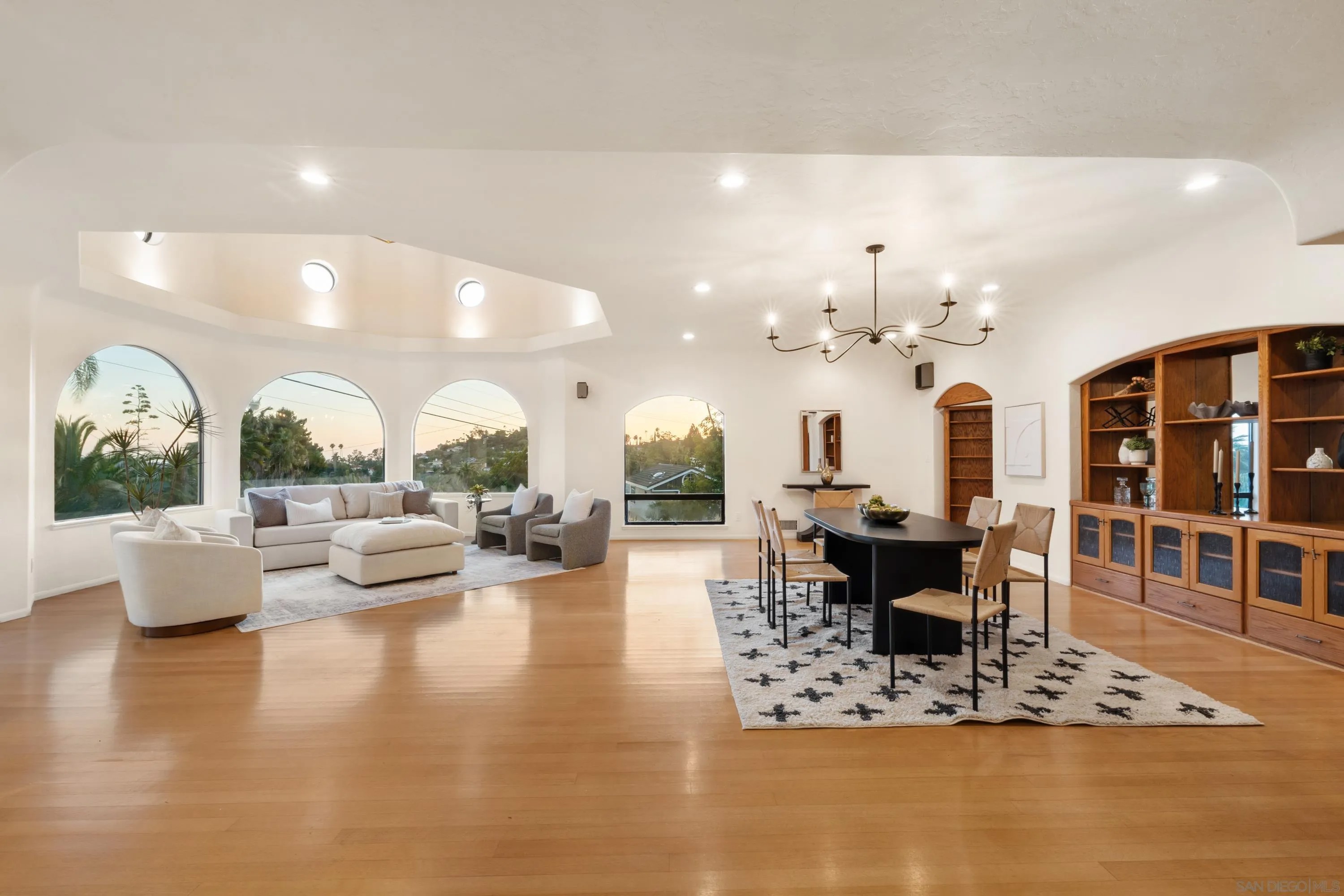 4557 Mayapan Dr