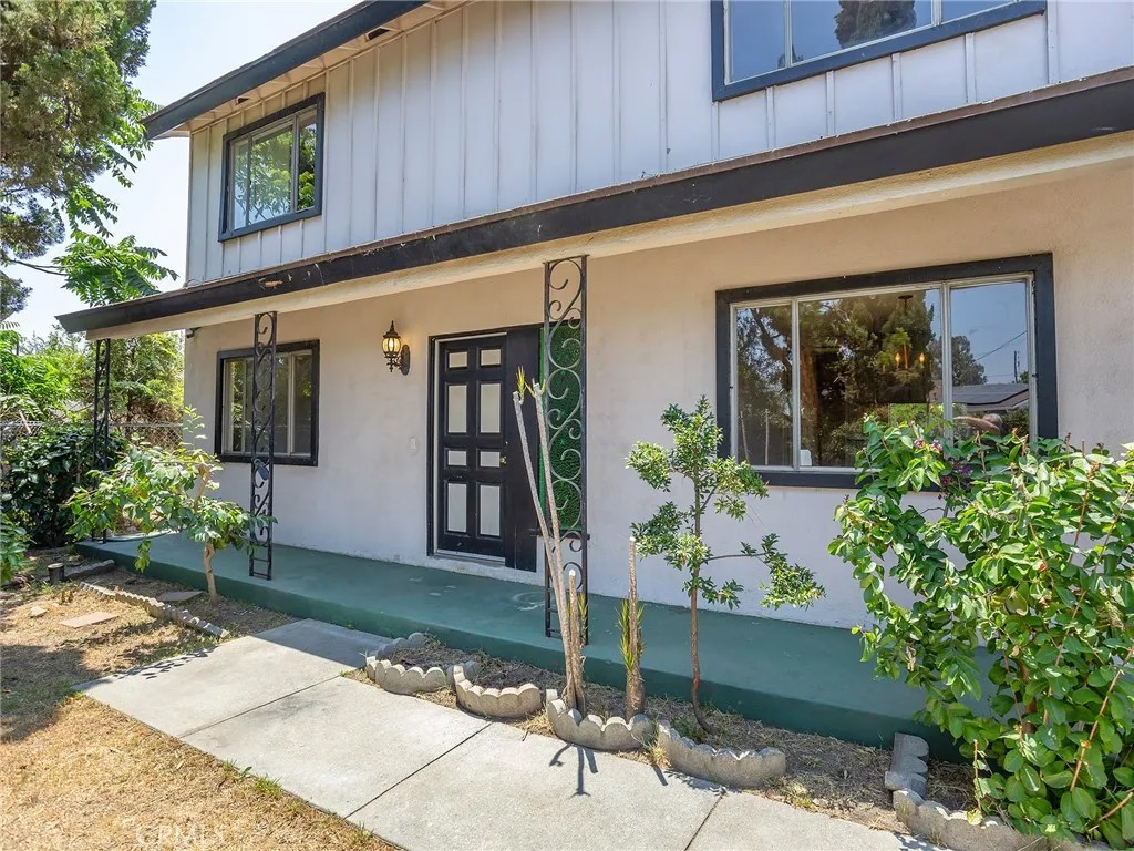 14923 La Valle Street