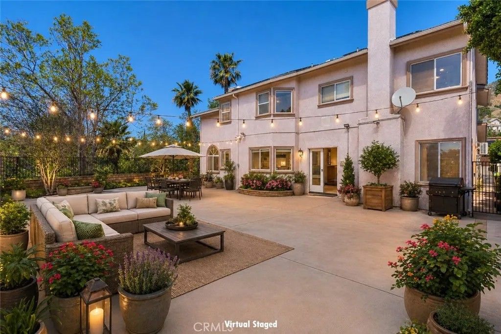 Photo of 17870 Orna Dr, Granada Hills, CA 91344 (MLS # SR26090673)