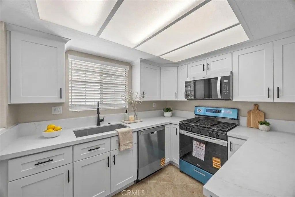 174 W Walnut B