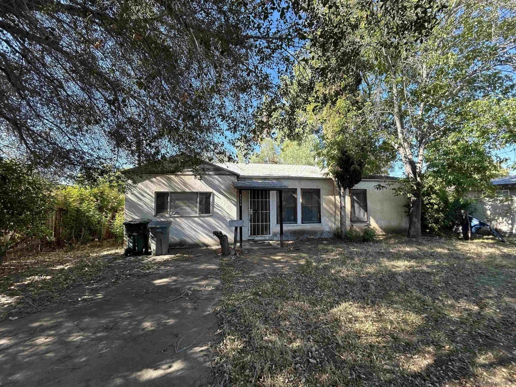 Photo of 1119 S Juniper ST, Escondido, CA 92025 (MLS # 260025240)