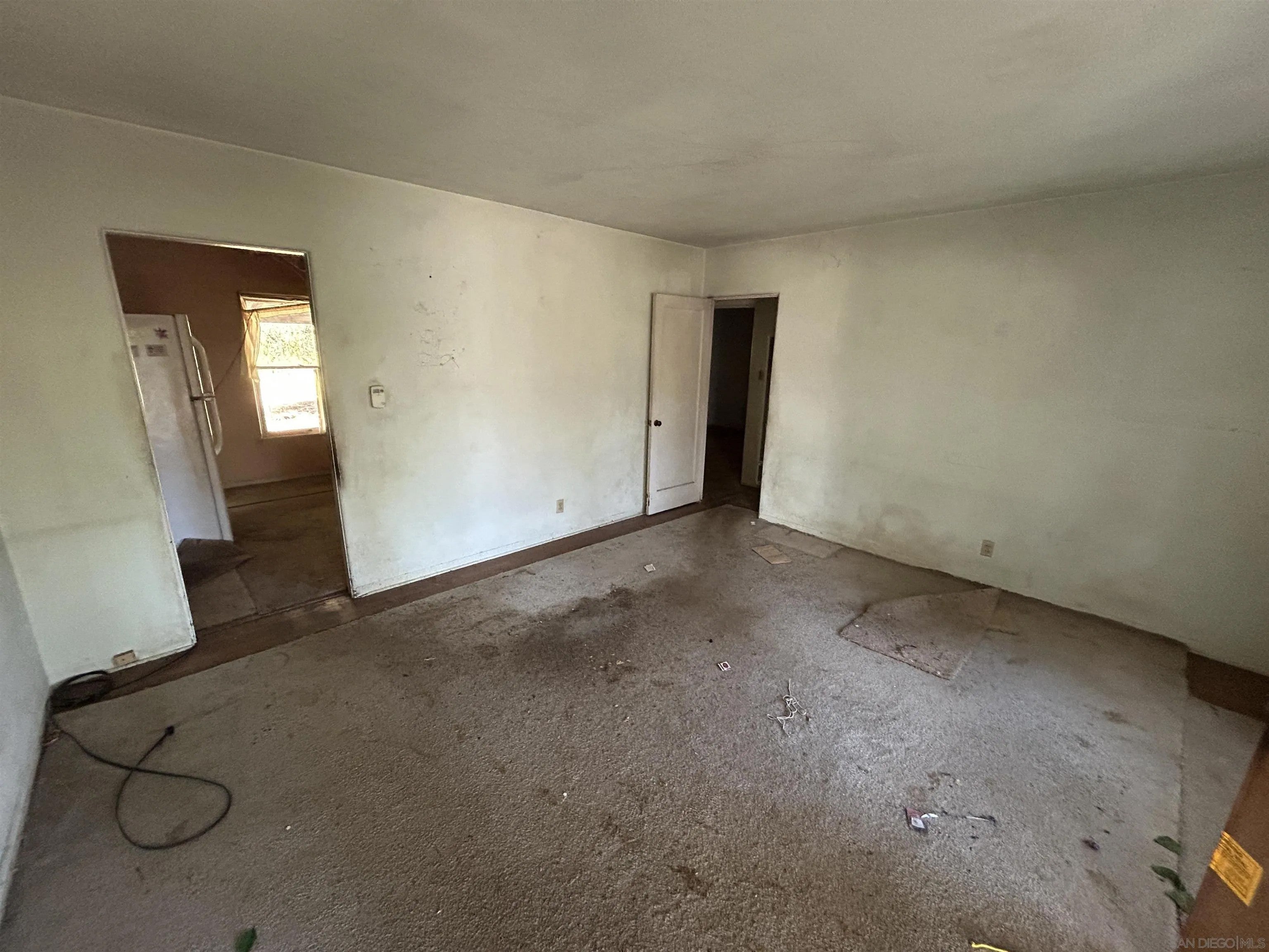 1119 S Juniper
