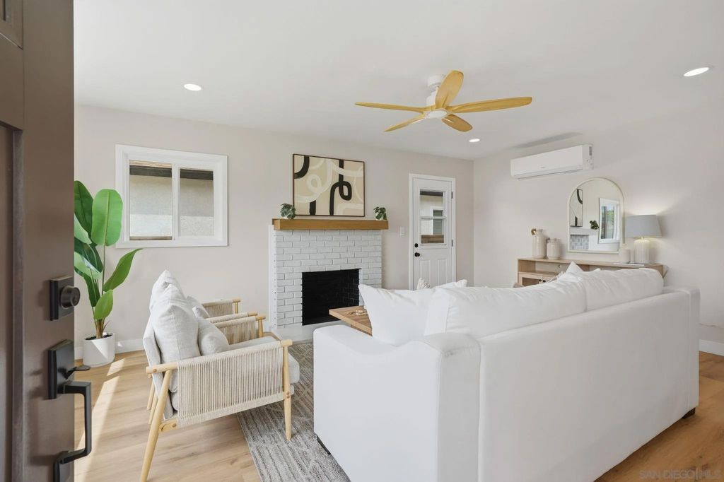 Photo of 357 San Miguel Dr, Chula Vista, CA 91911 (MLS # 260009089)