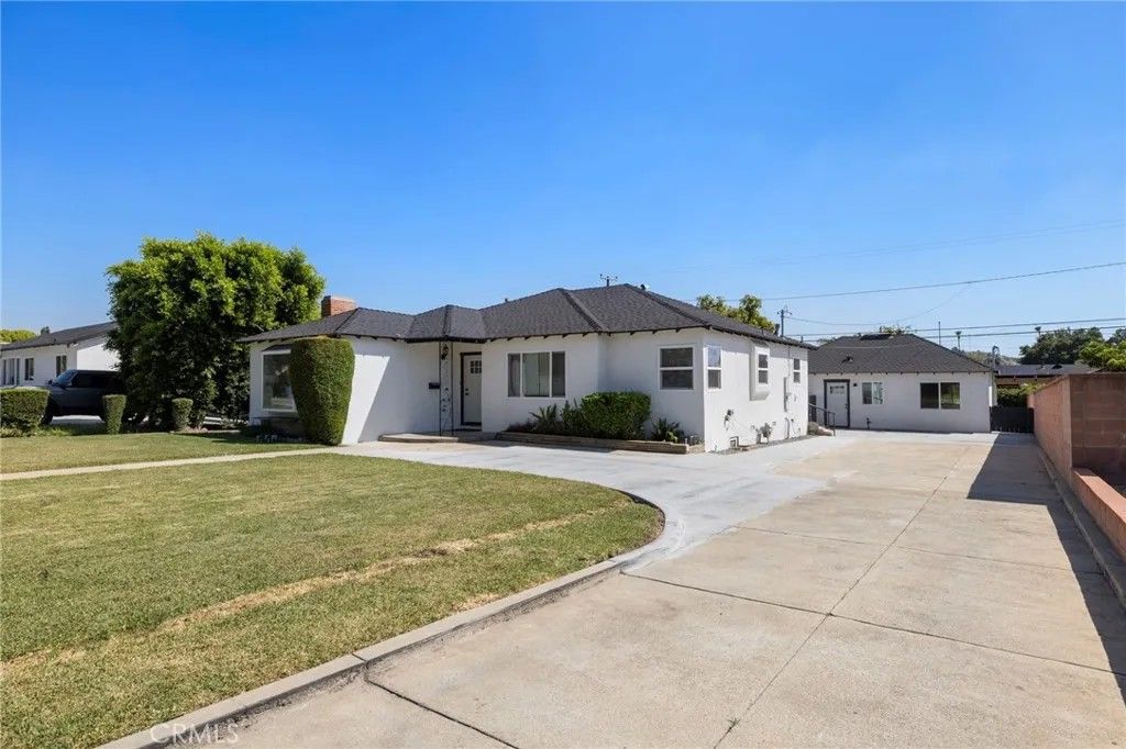 Photo of 720 E Foothill Blvd, Glendora, CA 91741 (MLS # CV26087928)