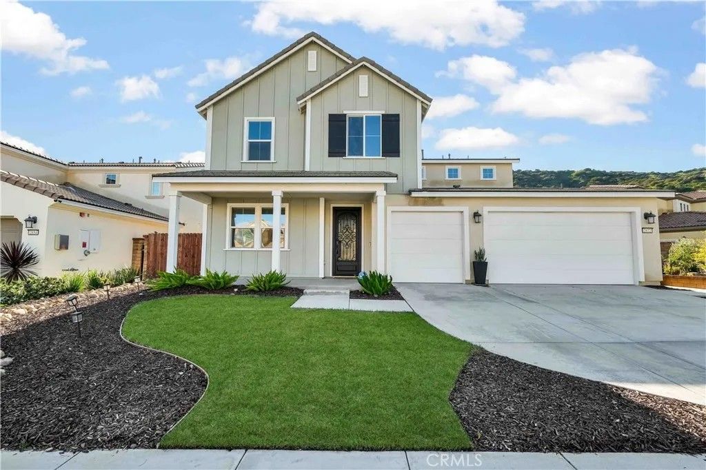 Photo of 2872 Santa Fiora Circle, Corona, CA 92882 (MLS # OC26006105)