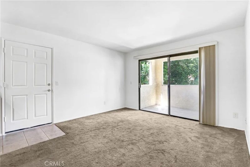 1118 W Blaine 202