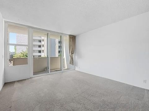 Photo of 2510 Torrey Pines Rd 312 Rd, La Jolla, CA 92037 (MLS # 2600570)