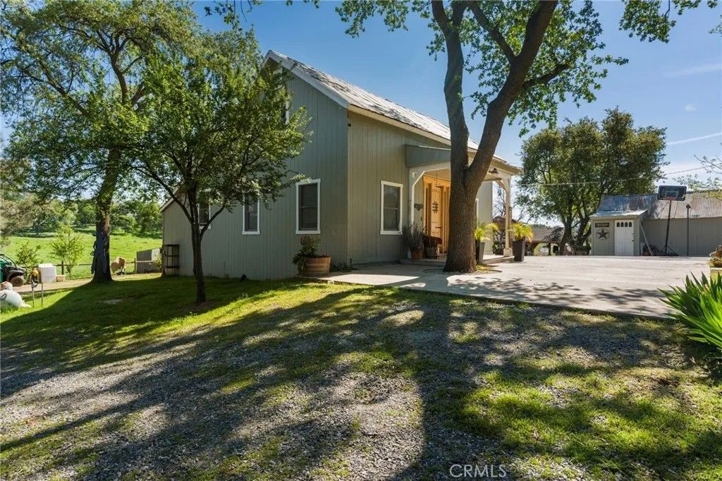 Photo of 16561 Jacksonville Rd, Jamestown, CA 95327 (MLS # MC26063962)