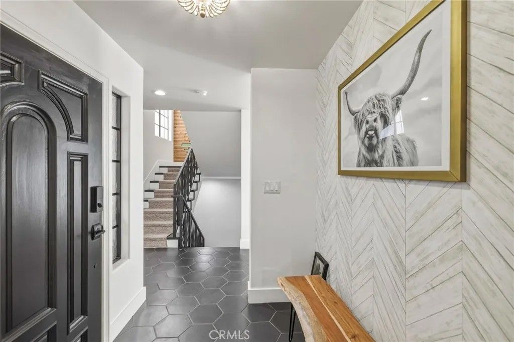 Photo of 716 N Lucia Ave #B, Redondo Beach, CA 90277 (MLS # SB26088691)